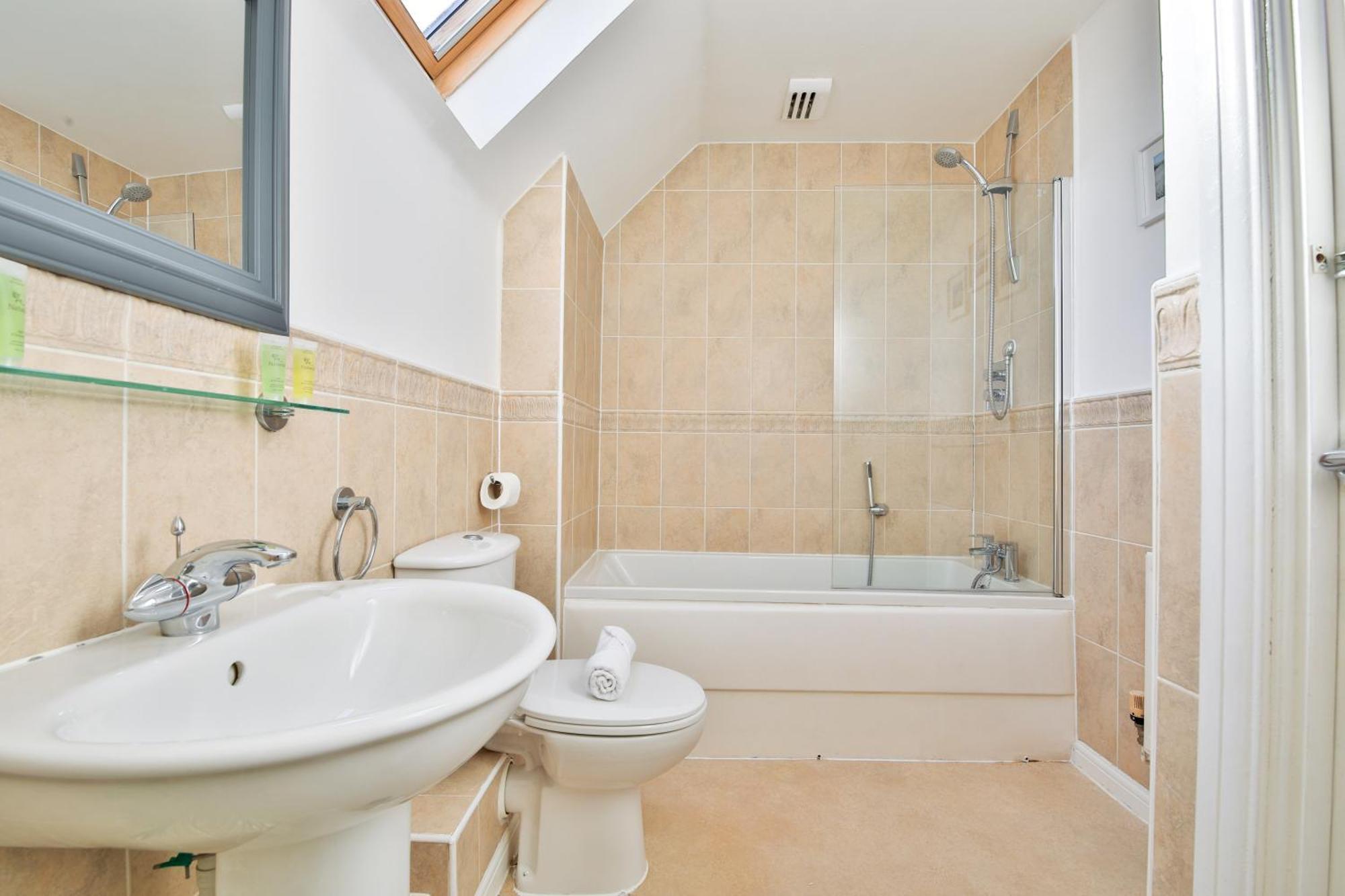 Stayright 2 Bed Beach House With Private Parking- Next To Barry Beach And Jackson Bay Exteriör bild