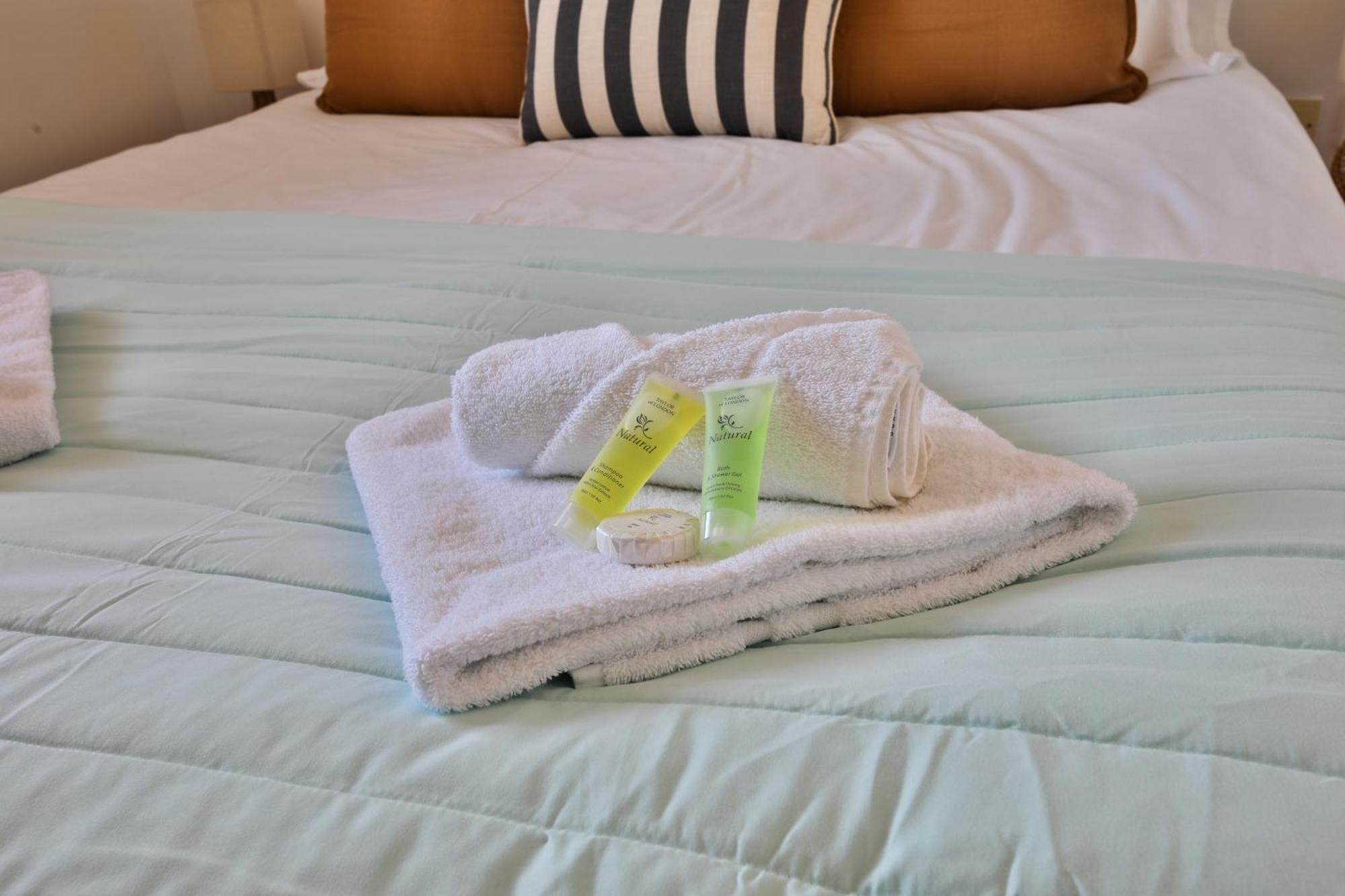 Stayright 2 Bed Beach House With Private Parking- Next To Barry Beach And Jackson Bay Exteriör bild